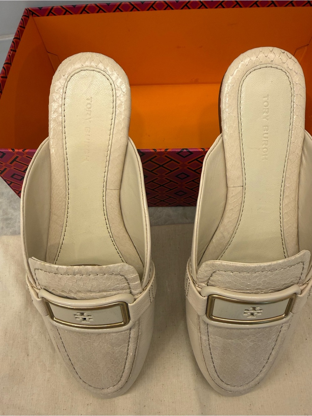 Tory Burch Pebbled Leather & Ivory Mule with Gold Buckle - Picture 2 of 8